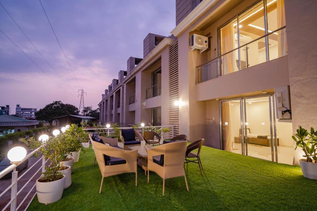 The Retreat-Pool Villa 5Bhk With Indoor Pool And 1200Sq Feet Deck Area Igatpuri Dış mekan fotoğraf
